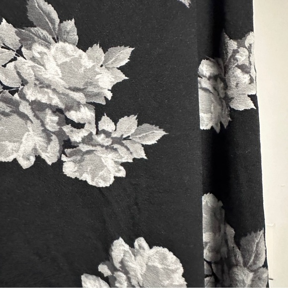 H&M Black White Floral Split Leg Maxi Skirt Women’s Size Medium Bodycon Romantic - Picture 11 of 15